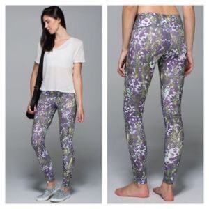 Lululemon Wunder Under Leggings Luxtreme
Floral Sport Iris Flower Multi Sz 6